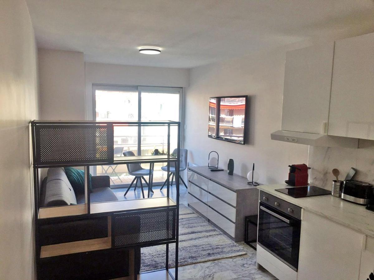Beachfront On Promenade Des Appartamento *